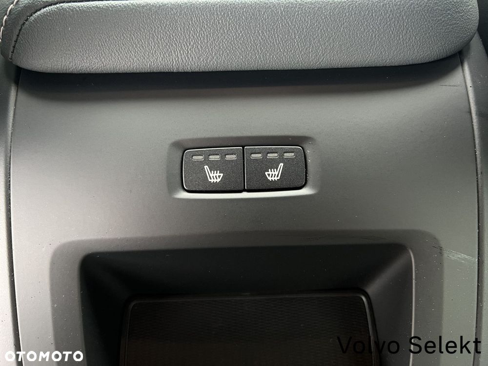 Volvo XC 60 B5 B AWD R-Design - 24