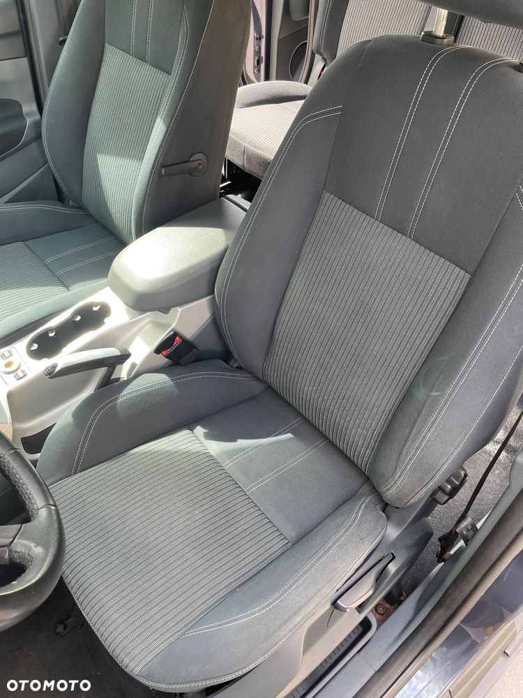 Ford Grand C-MAX - 22