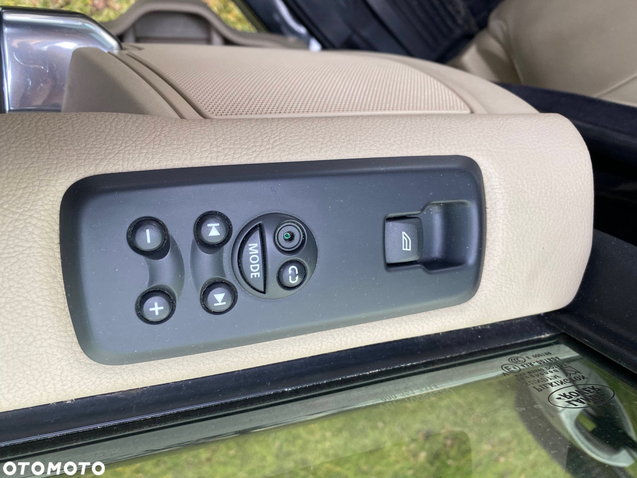 Land Rover Discovery IV 5.0 V8 HSE - 13