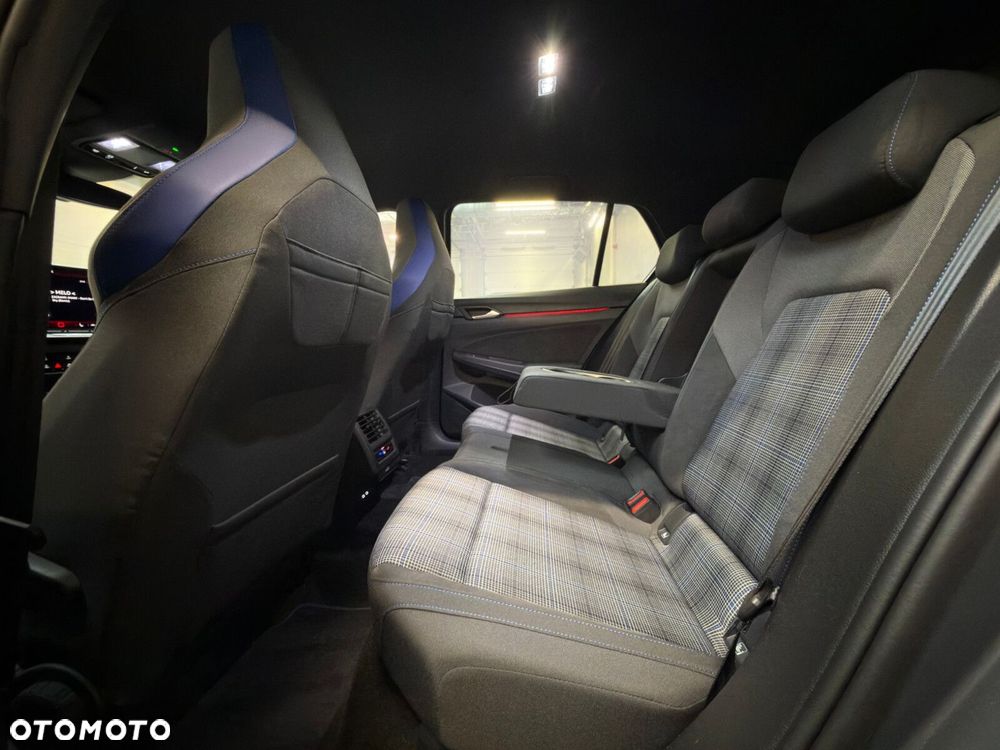 Volkswagen Golf - 26