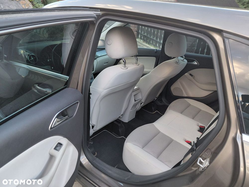 Mercedes-Benz Klasa B 180 7G-DCT - 6