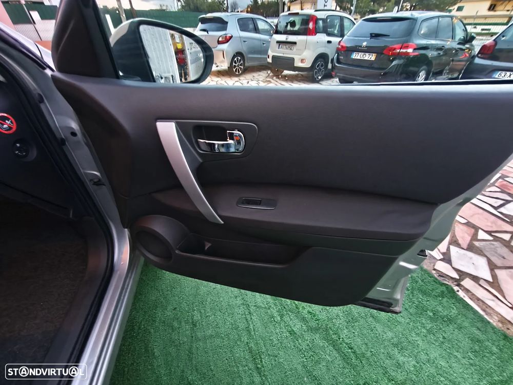 Nissan Qashqai 2.0 dCi Backstage NAVI FPD - 18