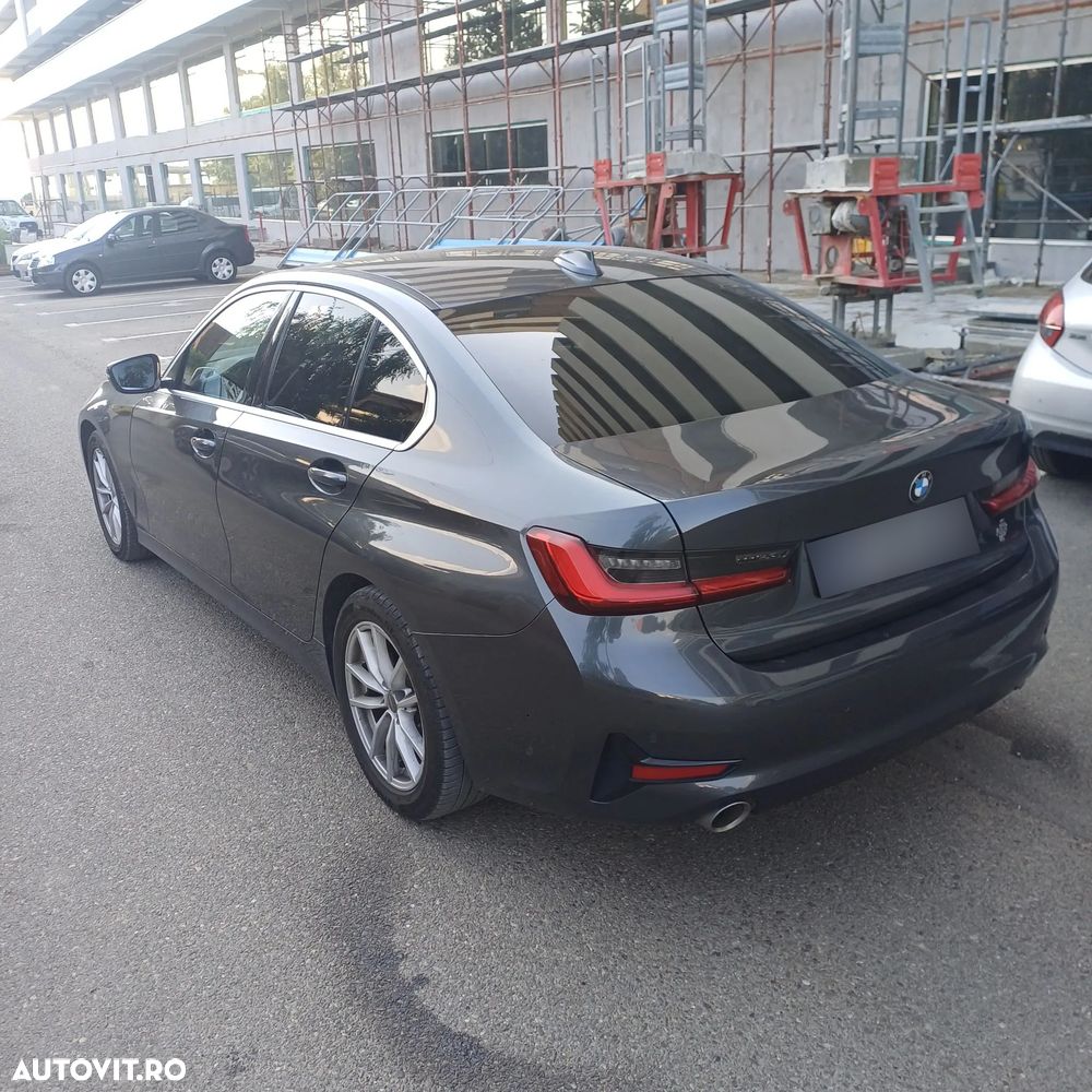 BMW Seria 3 320d xDrive AT - 30