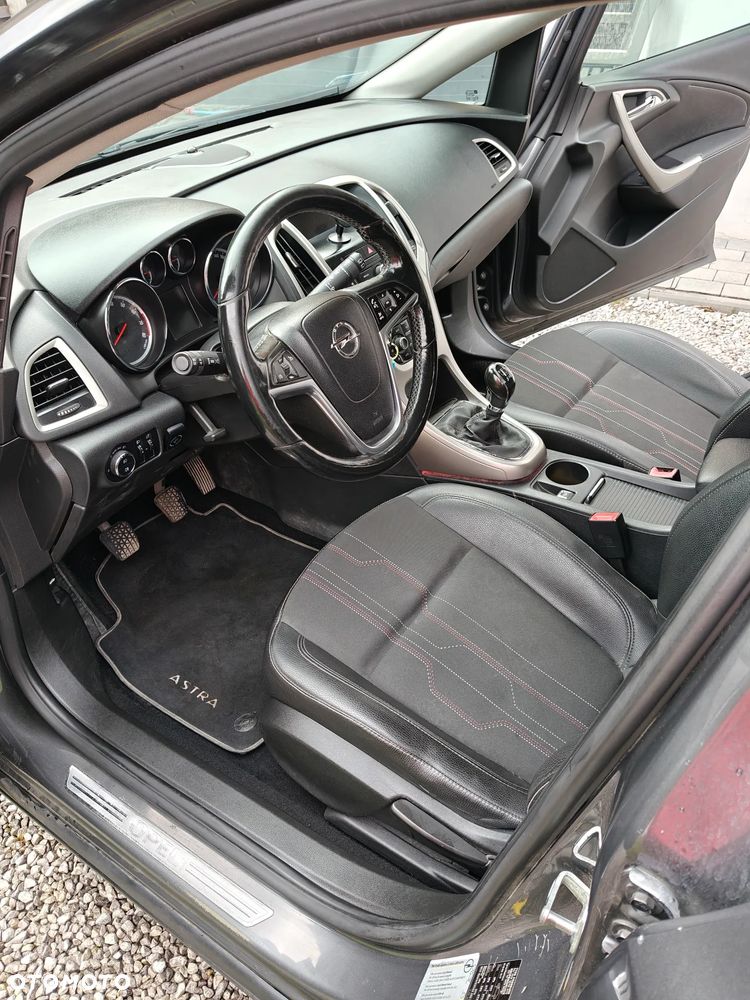 Opel Astra 2012 photo 5
