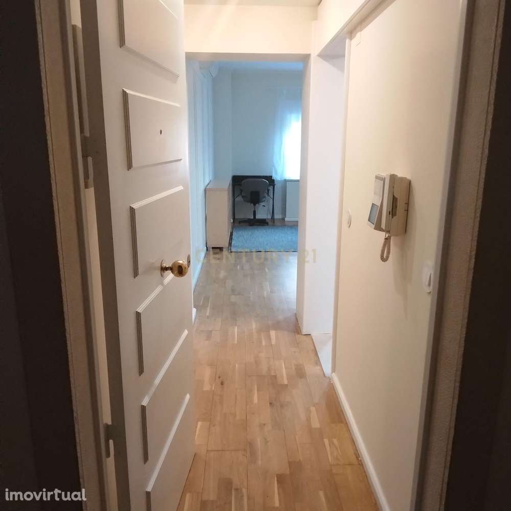 Arrendamento T1 Renovado e Mobilado com garagem, em Lisboa - Grande imagem: 2/50