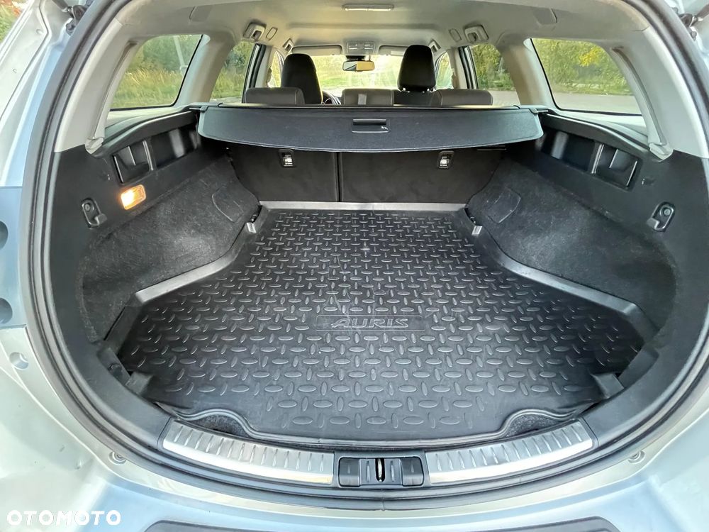 Toyota Auris 1.8 HSD Luna - 29