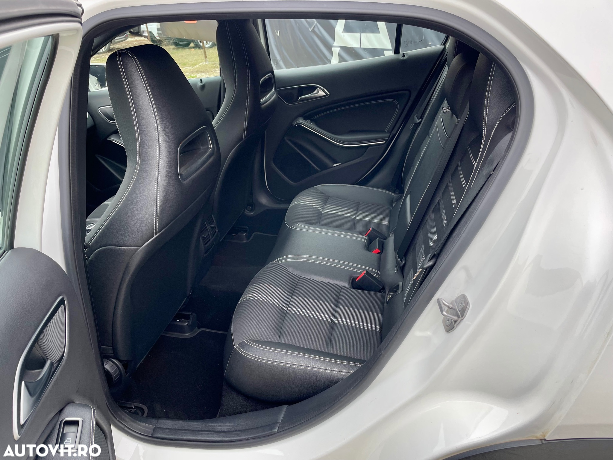 Mercedes-Benz GLA 200 d 4MATIC Aut. - 12