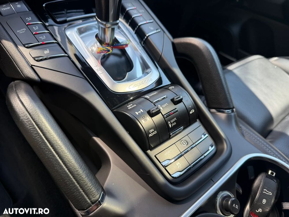 Porsche Cayenne Platinum Edition - 14