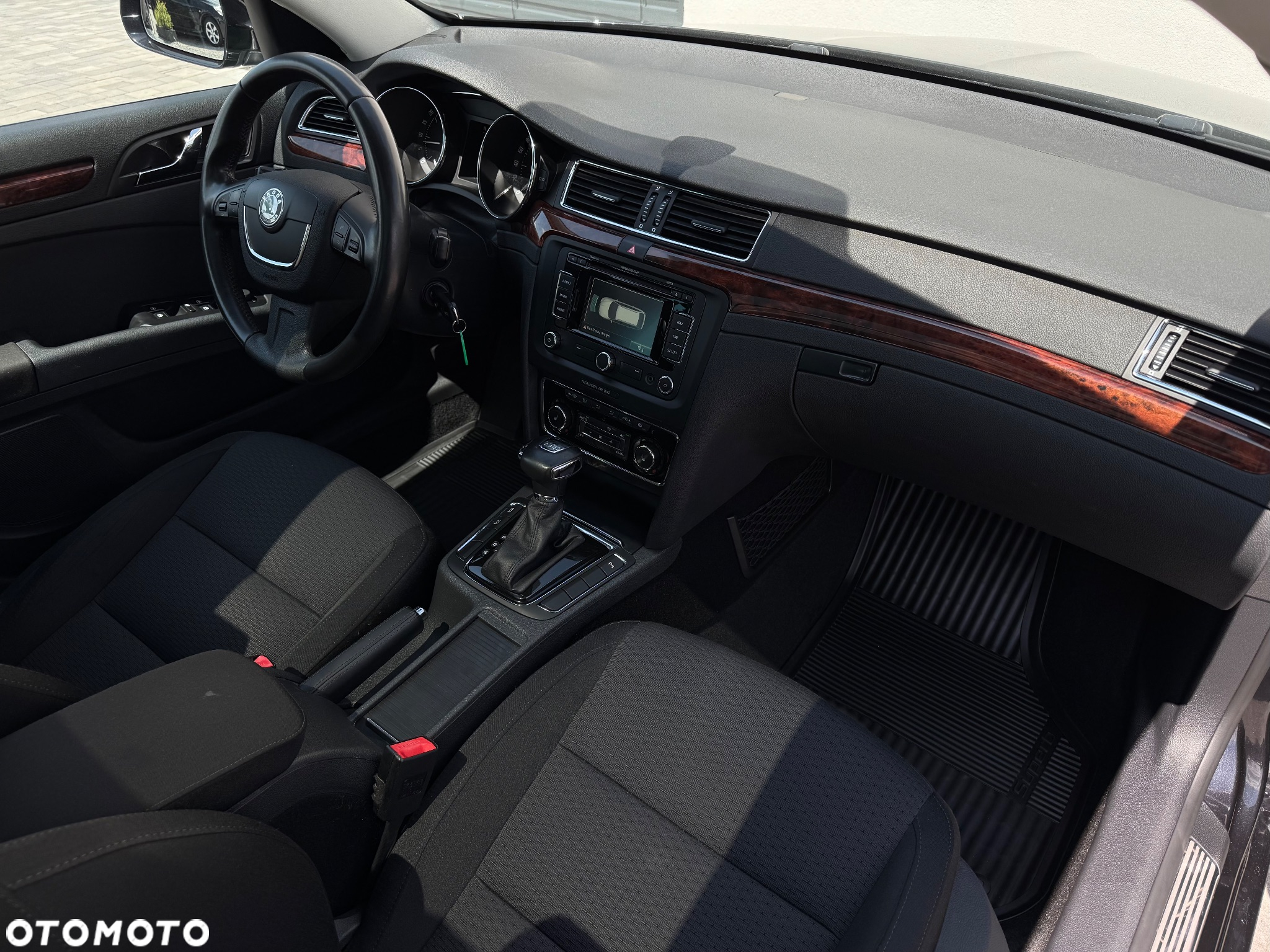 Skoda Superb 2.0 TDI DSG Elegance - 23