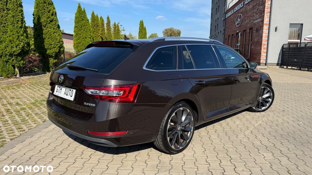 Skoda Superb 2.0 TDI DSG Style - 17