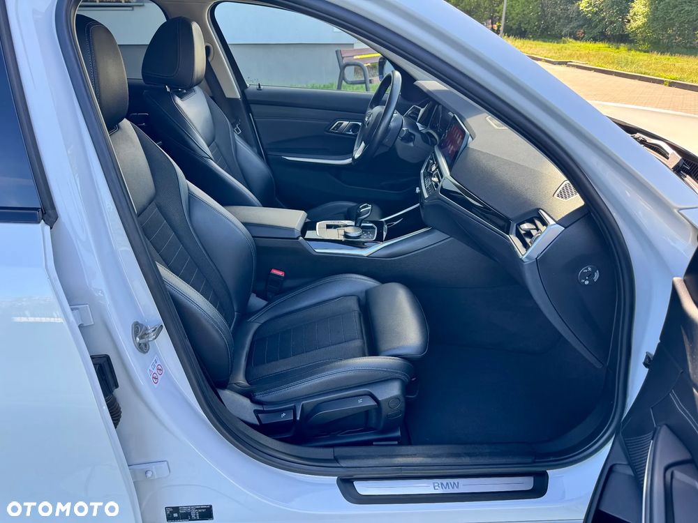 BMW Seria 3 318i Sport Line - 16