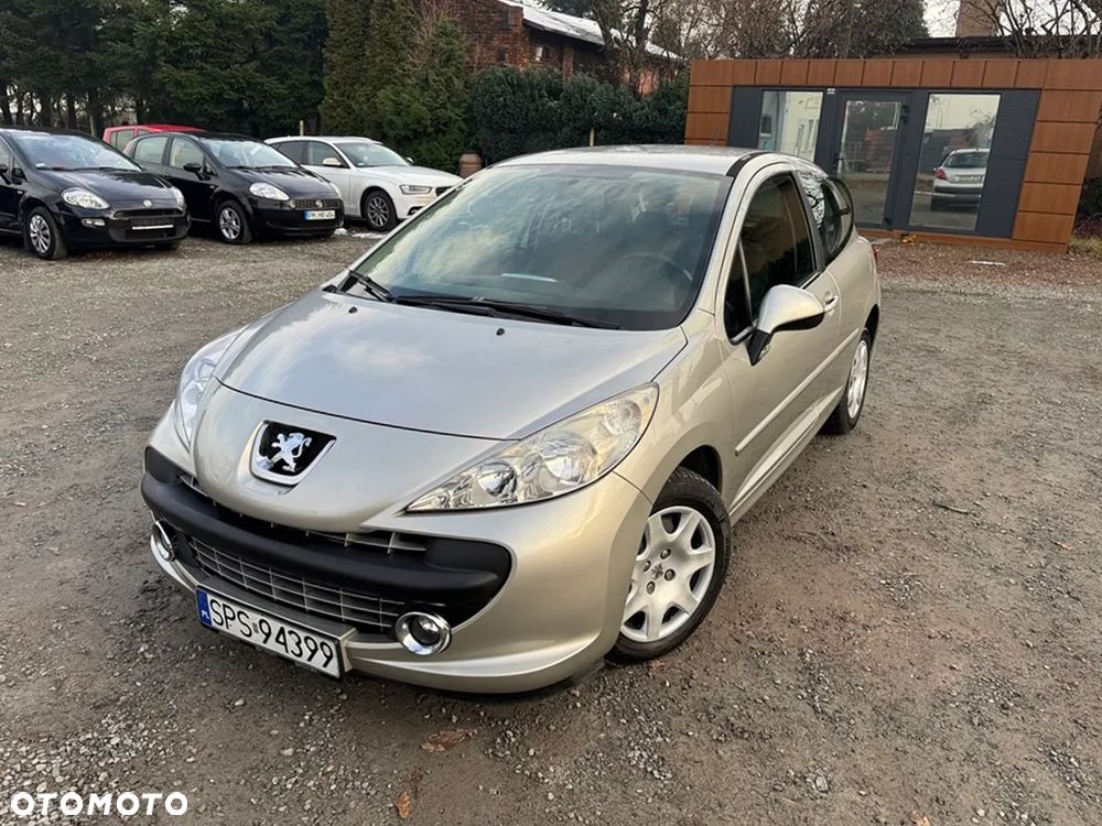 Peugeot 207 - 1