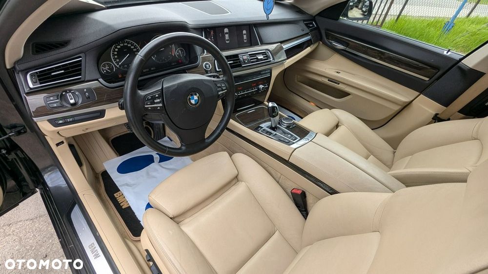 BMW Seria 7 - 13