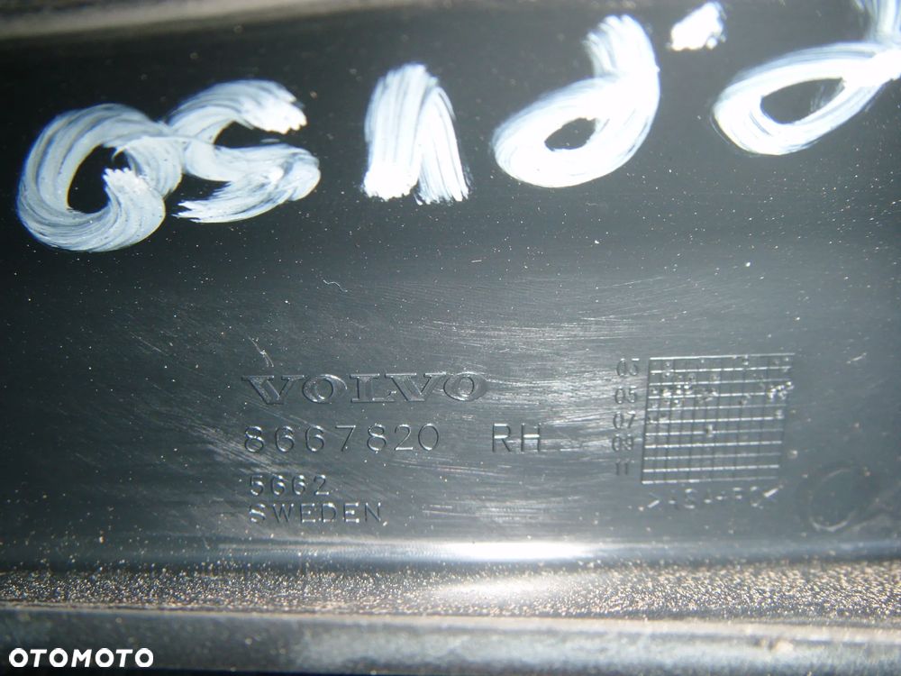 volvo v50 kombi 07r zaślepka relingu prawy przód 8667820 - 3