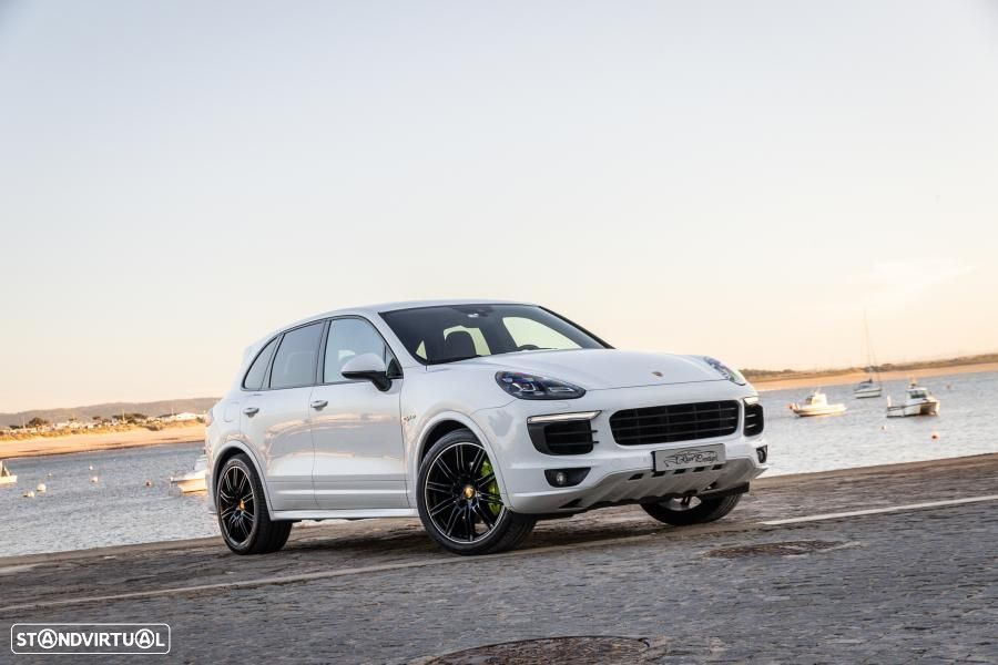 Porsche Cayenne S E-Hybrid - 2