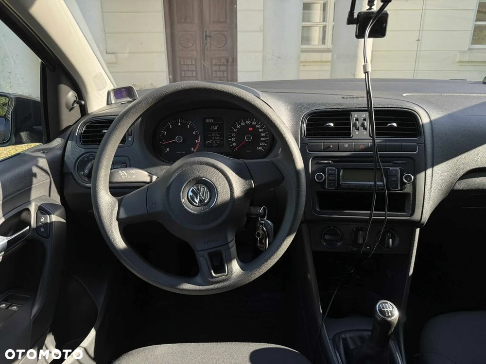 Volkswagen Polo 1.4 16V Trendline - 16