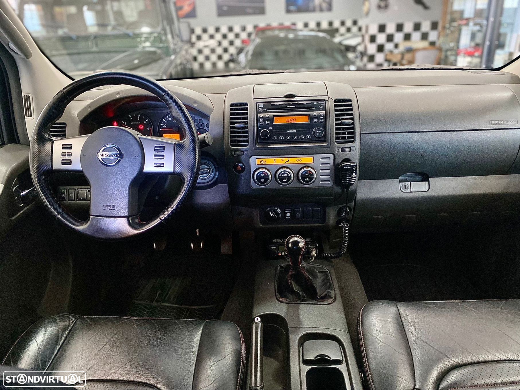 Nissan Navara 2.5 dCi CD LE Premium - 27