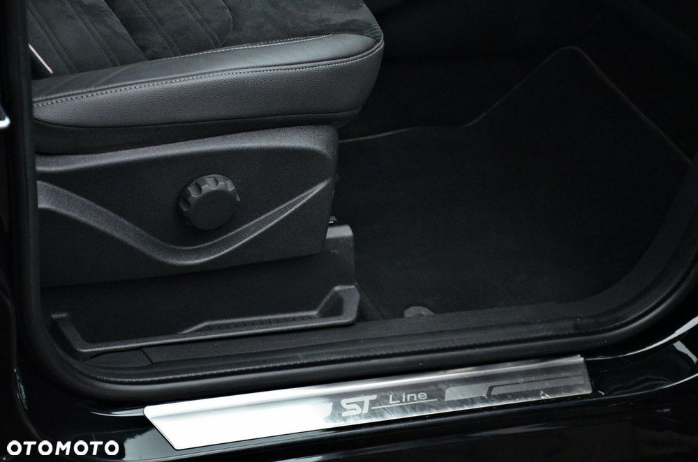 Ford Kuga - 24