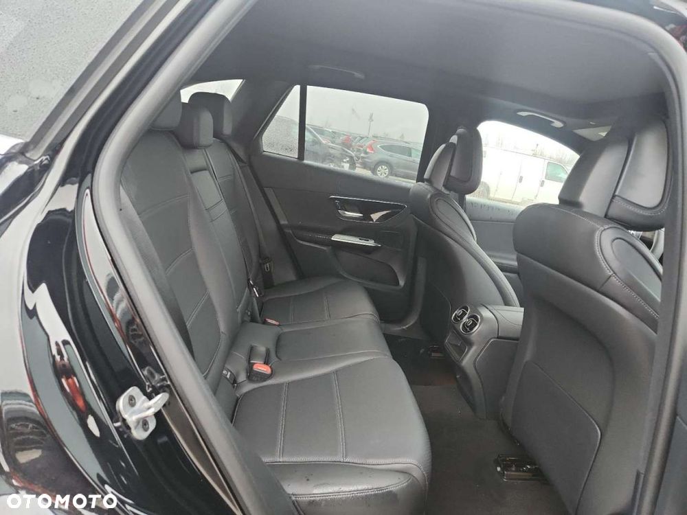 Mercedes-Benz GLC - 12