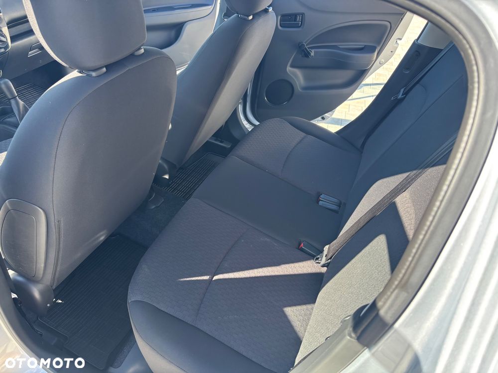 Mitsubishi Space Star - 10