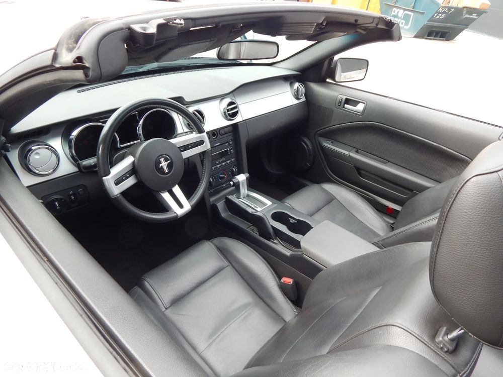 Ford Mustang - 21
