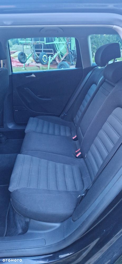Volkswagen Passat 2.0 TDI DPF Sportline - 11
