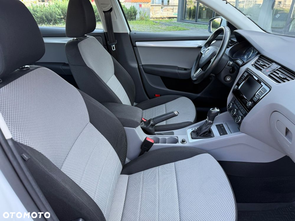 Skoda Octavia 1.6 TDI Ambition DSG - 28