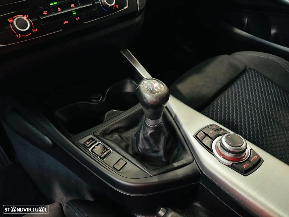 BMW 118 d Pack M - 29