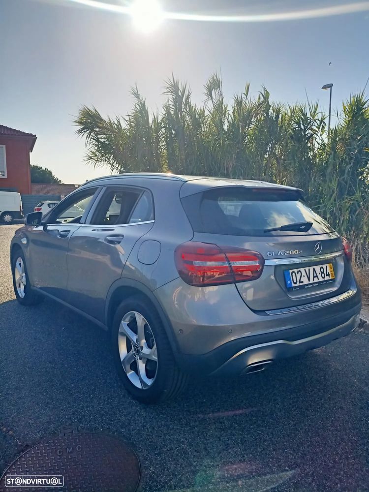 Mercedes-Benz GLA 200 d Aut. - 9