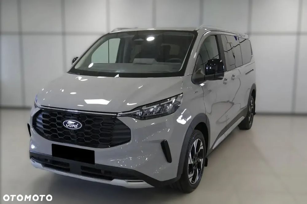 Ford Tourneo Custom - 1