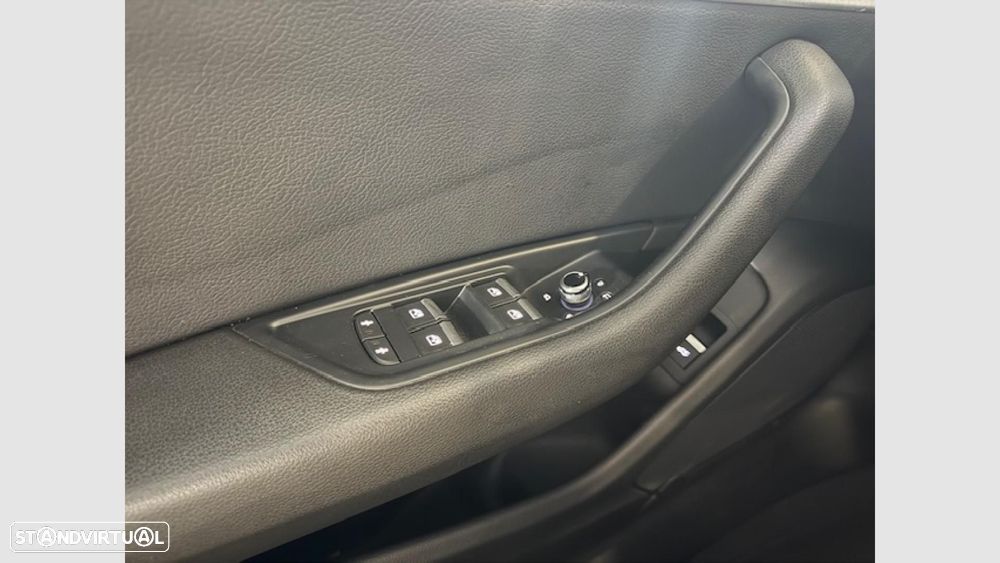 Audi A4 2.0 TDI Design S tronic - 17