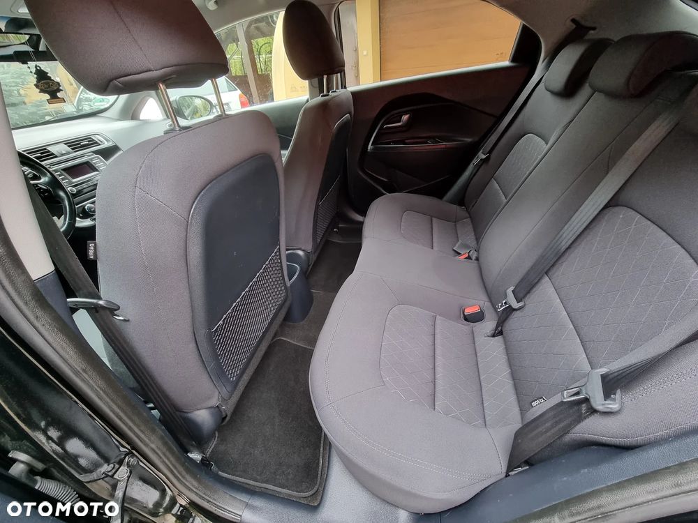Kia Rio 1.2 Dream Team Edition - 12