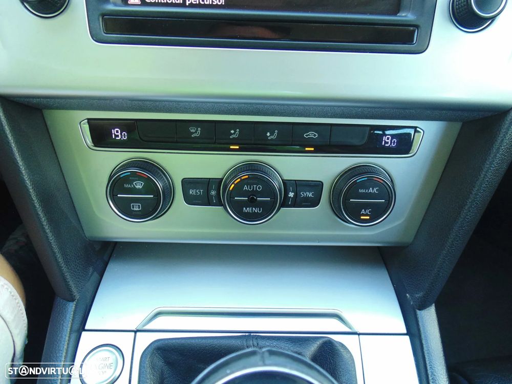 VW Passat 1.6 TDI Highline - 32
