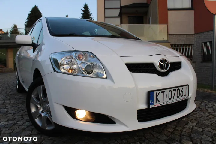 Toyota Auris 1.33 VVT-i Premium + - 16