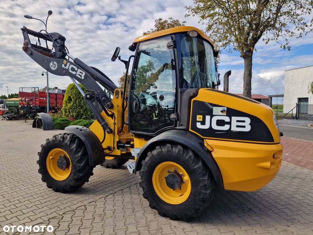 JCB 409 - 6