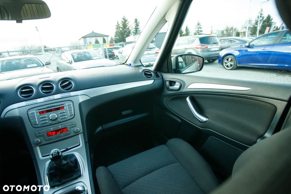 Ford S-Max 2.0 FF Titanium - 25