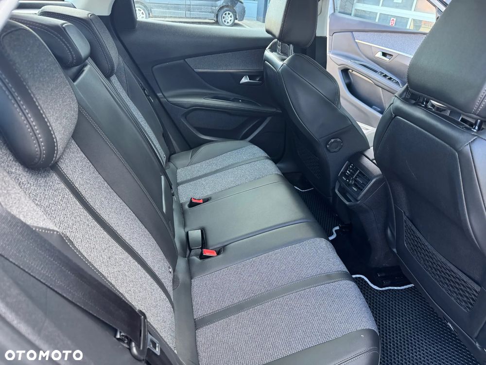 Peugeot 3008 1.5 BlueHDi Allure S&S EAT8 - 17