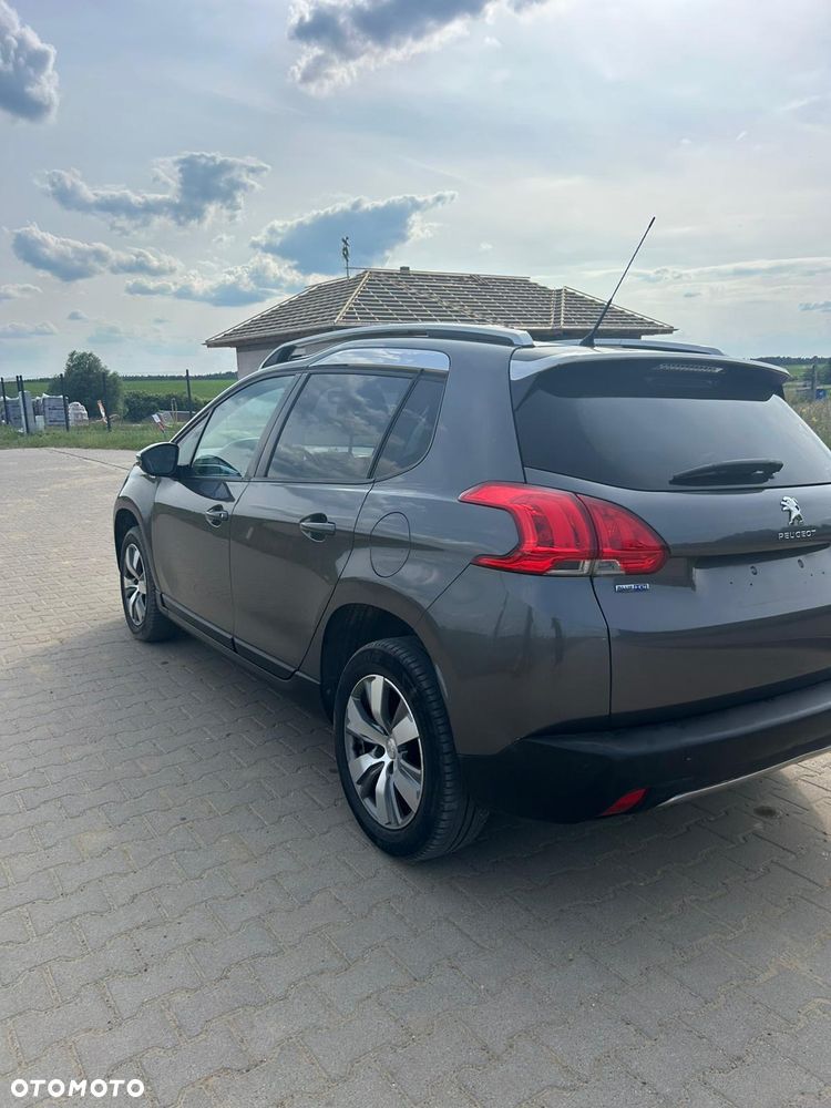 Peugeot 2008 1.6 BlueHDi Style - 4