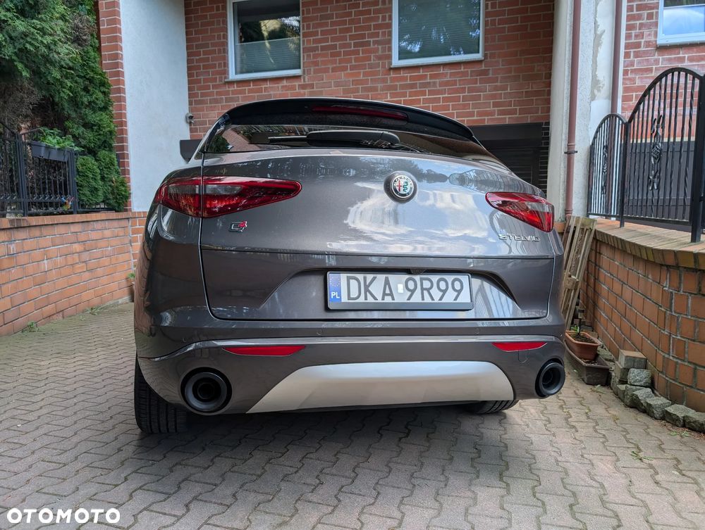 Alfa Romeo Stelvio 2.0 Turbo 16V AT8-Q4 Ti - 5