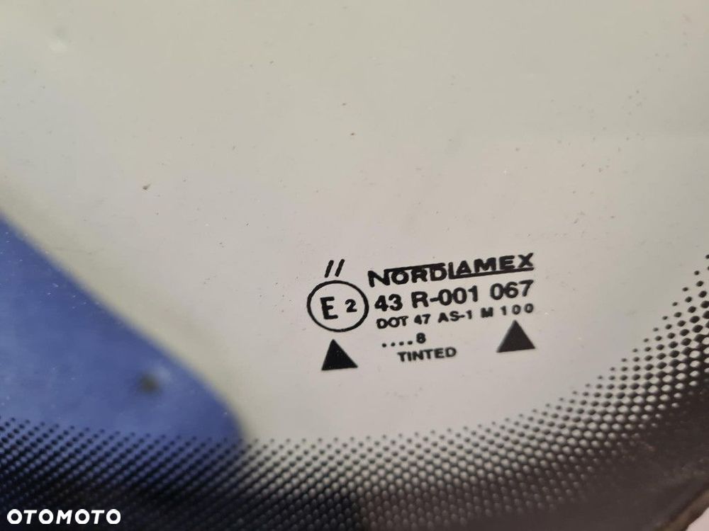 VOLKSWAGEN PASSAT B3 SZYBA CZOŁOWA PRZEDNIA - 2