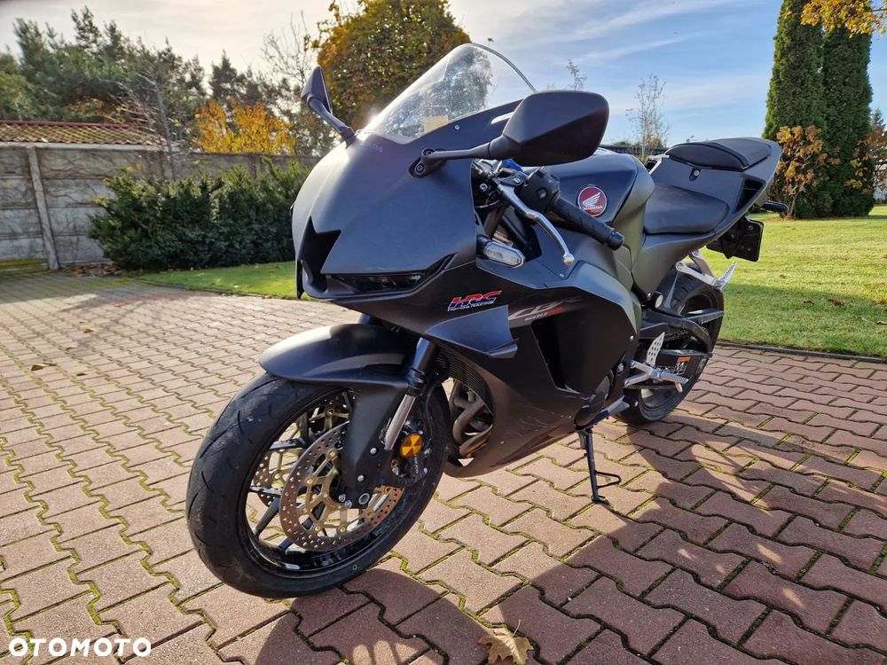 Honda CBR - 1