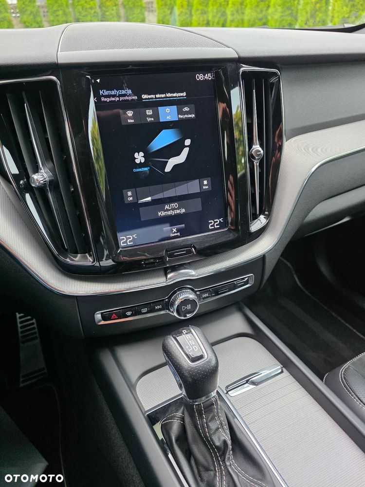Volvo XC 60 D4 SCR R-Design - 9