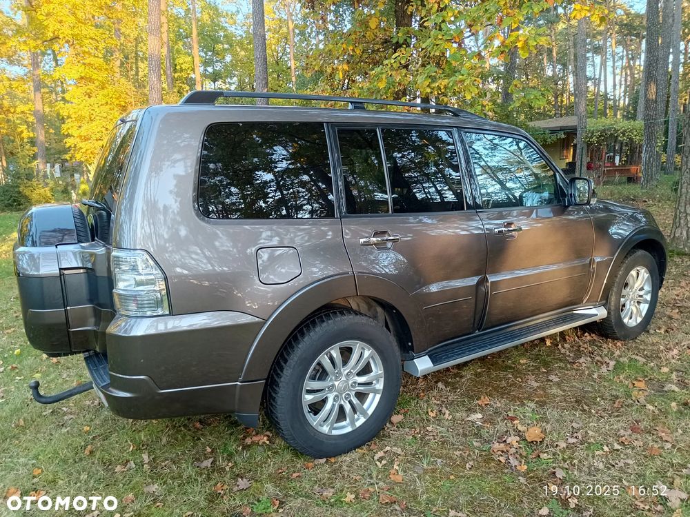 Mitsubishi Pajero - 10