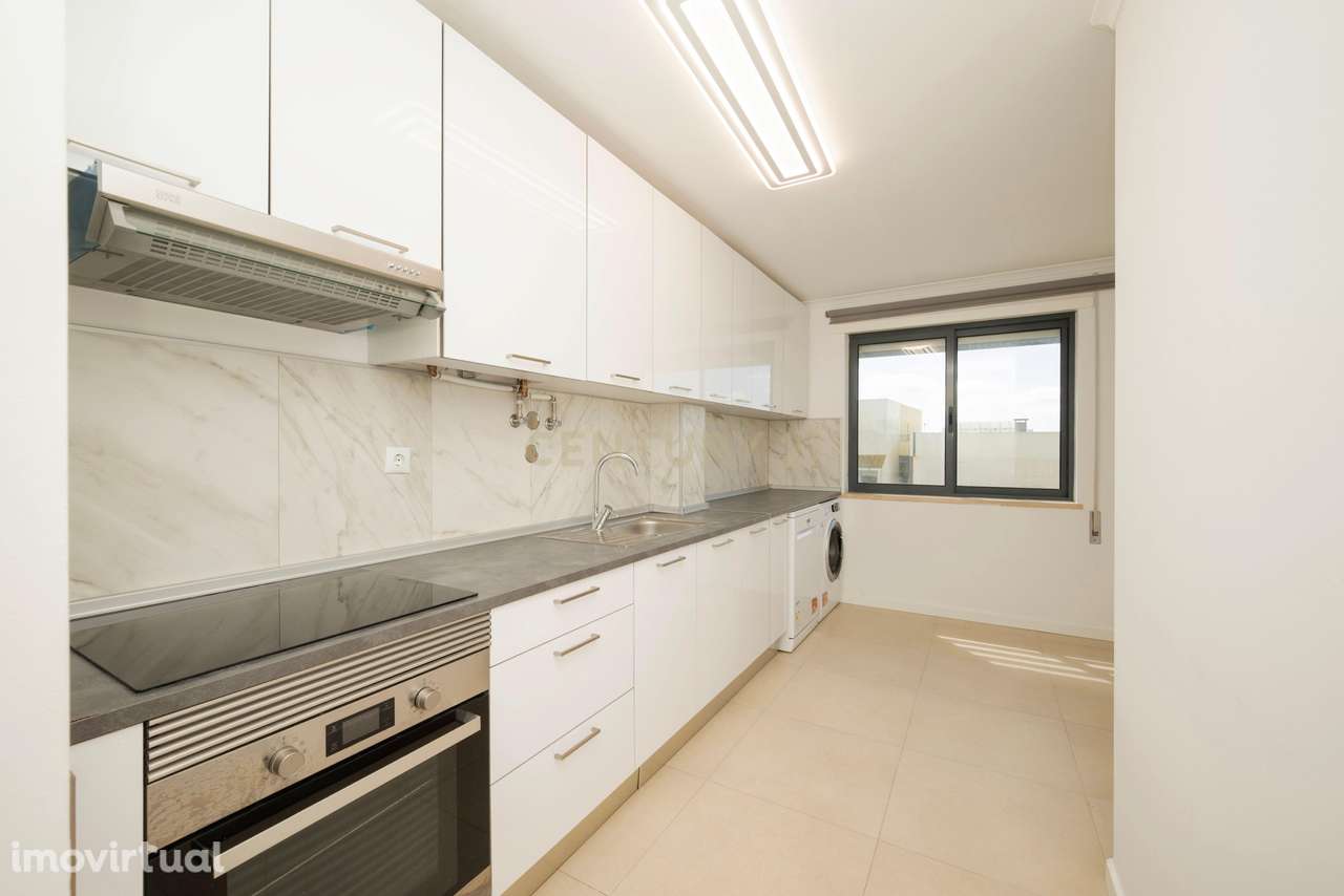 T3 com 117 m2 mais garagem e arrecadação na zona do Alto das Vinhas - Grande imagem: 4/26