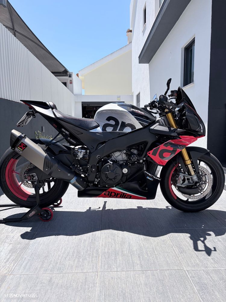 Aprilia Tuono V4 Factory - 4
