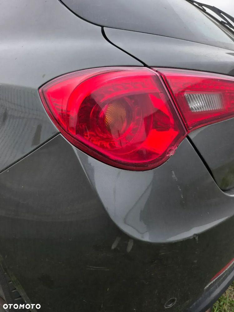 Alfa Romeo Giulietta 2012 photo 2