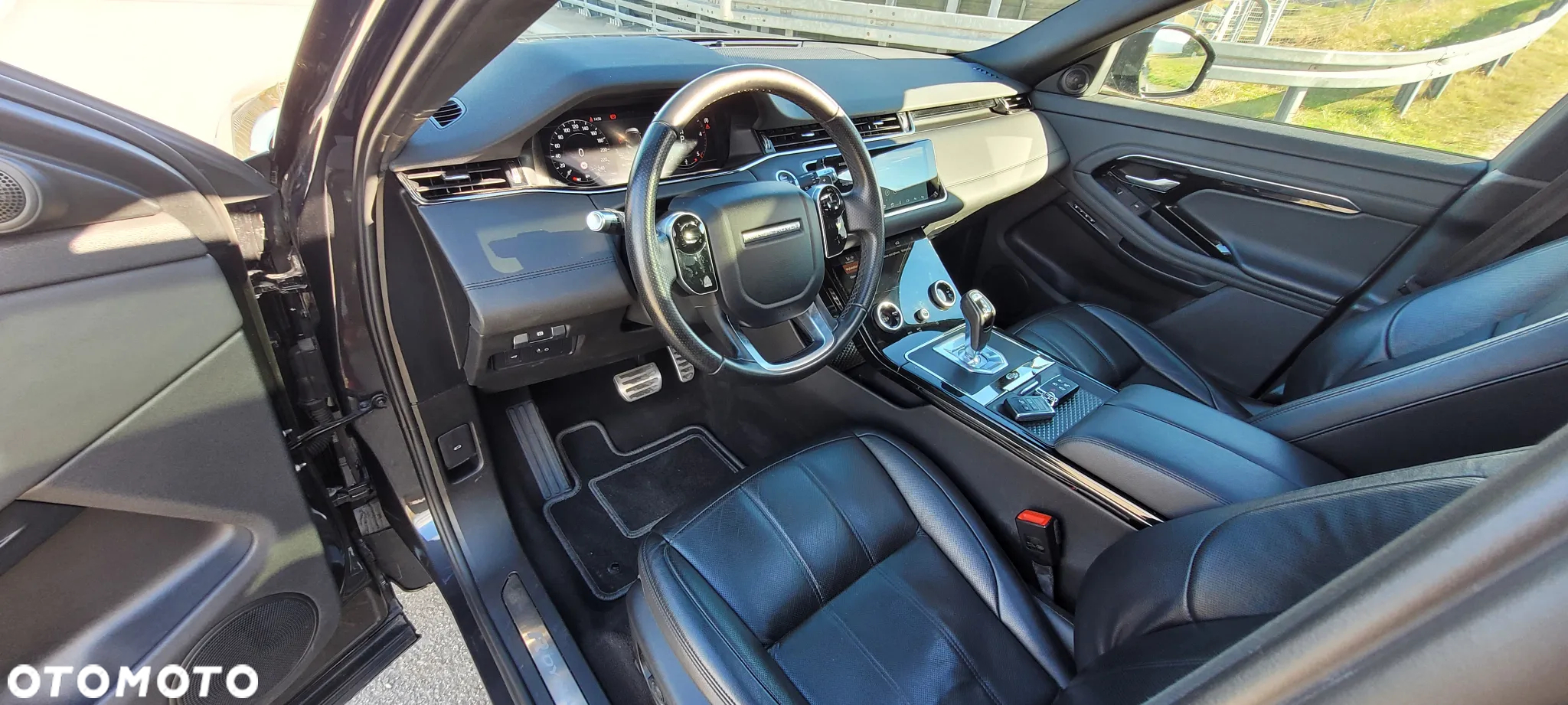 Land Rover Range Rover Evoque 2.0 D180 mHEV R-Dynamic SE - 28
