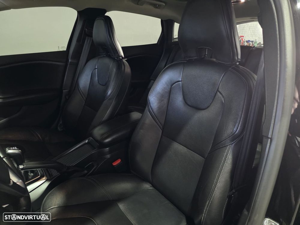 Volvo V40 2.0 D2 Momentum - 16