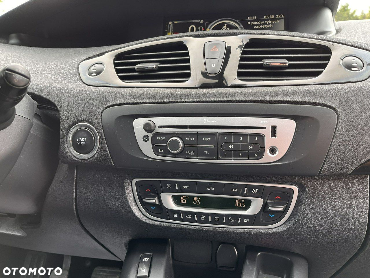 Renault Grand Scenic - 21