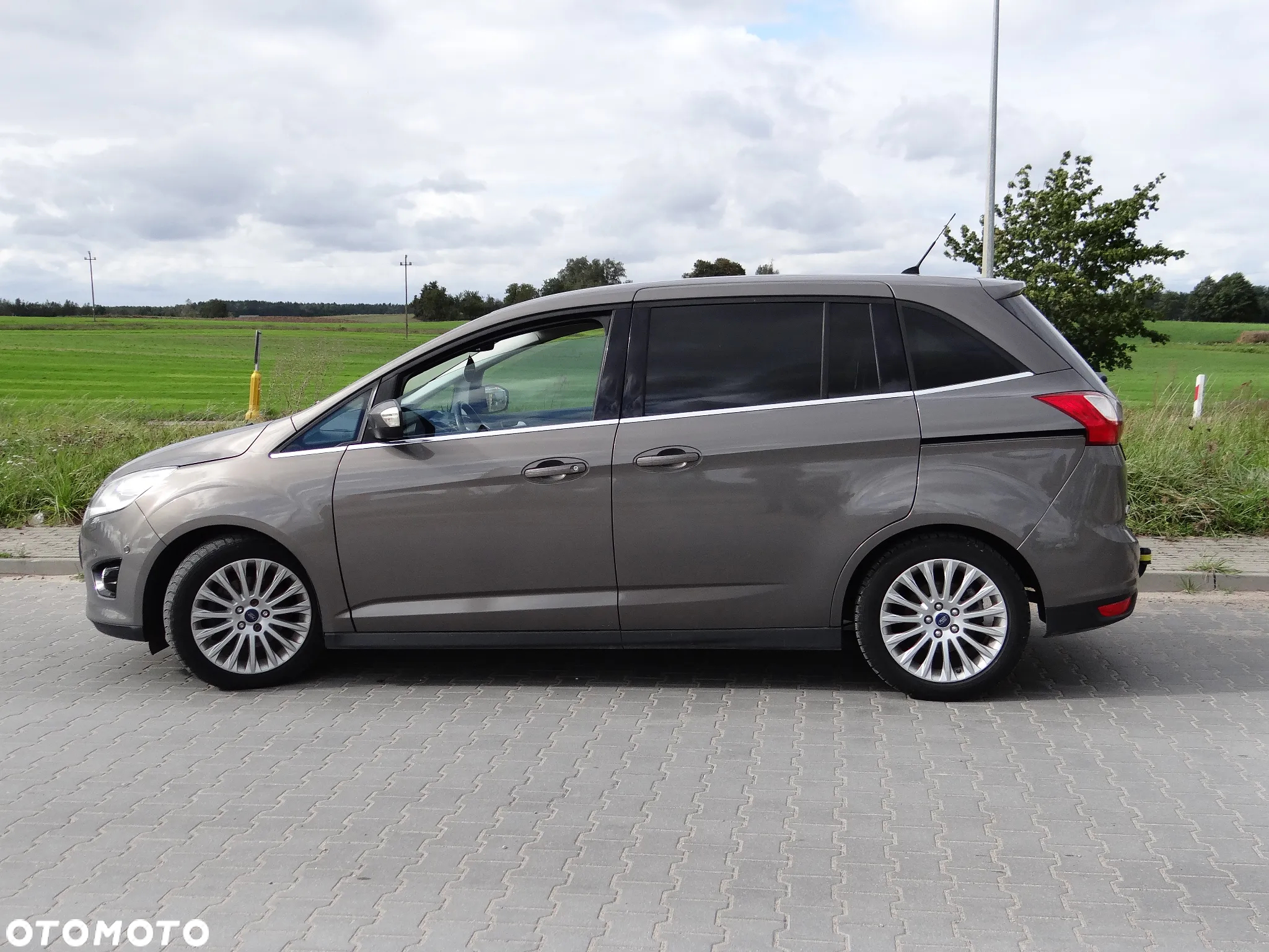 Ford Grand C-MAX - 3
